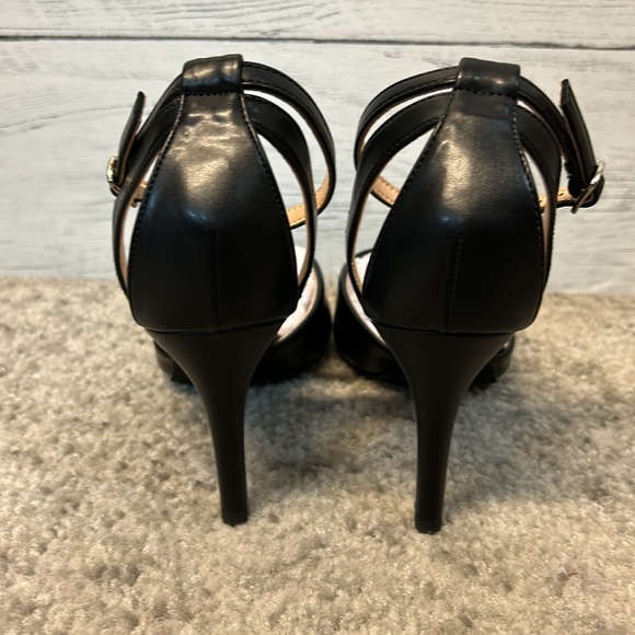NWT Woman’s Pointed Toe Strappy High Heel Shoes - Picture 10 of 11